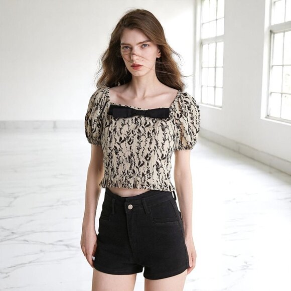 NWT J.ING Jing Beige Leaf Print Puff Sleeve Bow Detail Blouse Crop Top - Picture 10 of 11